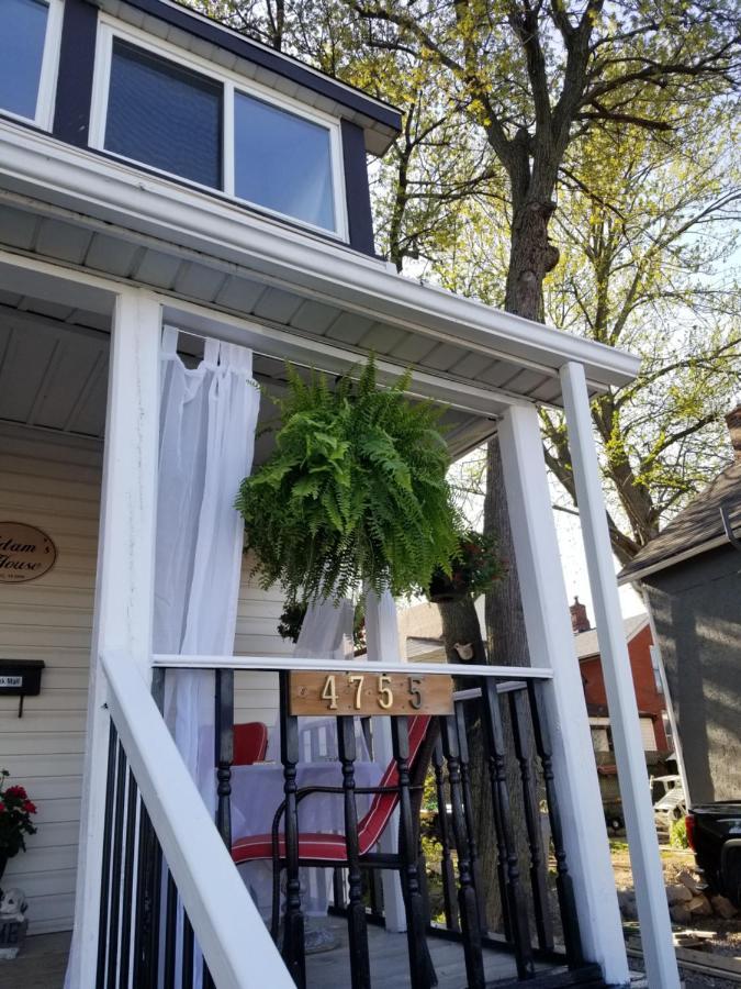 Adam Bed & Breakfast 3*