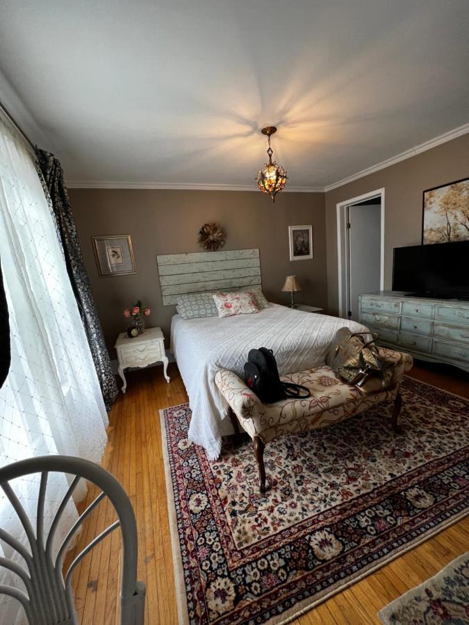 Adam Bed & Breakfast Niagara Falls