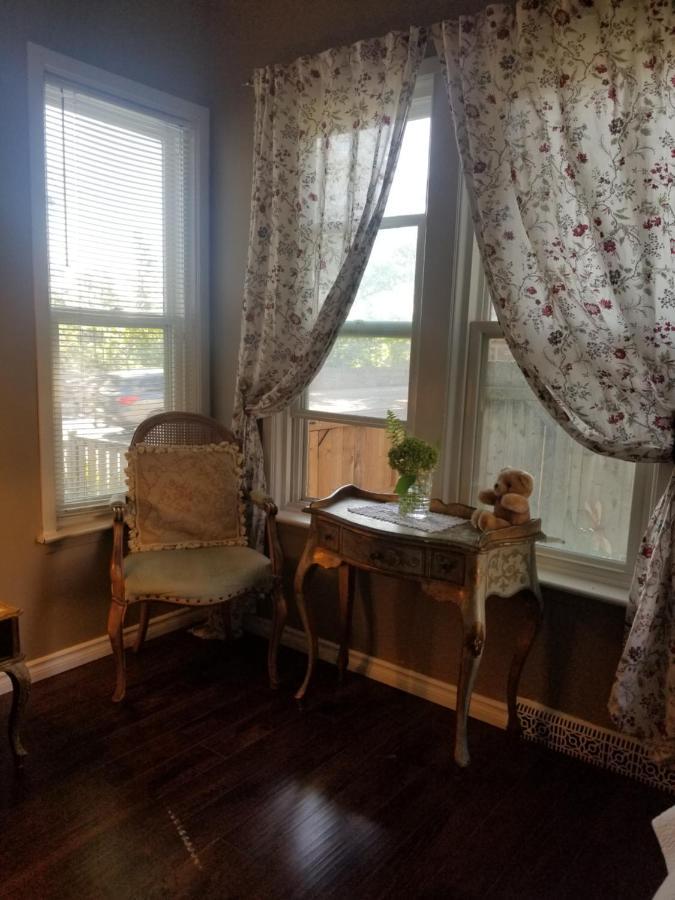 Adam Bed & Breakfast Niagara Falls