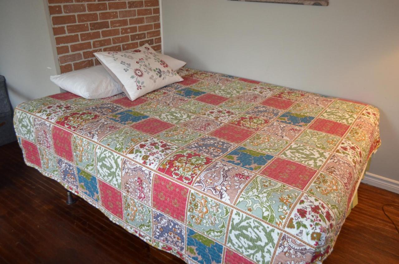 Adam Bed & Breakfast