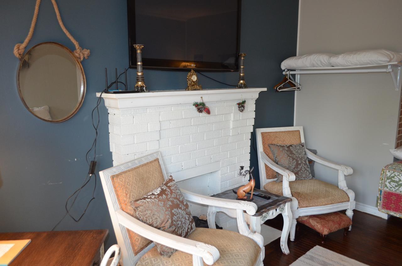 Adam Bed & Breakfast 3*